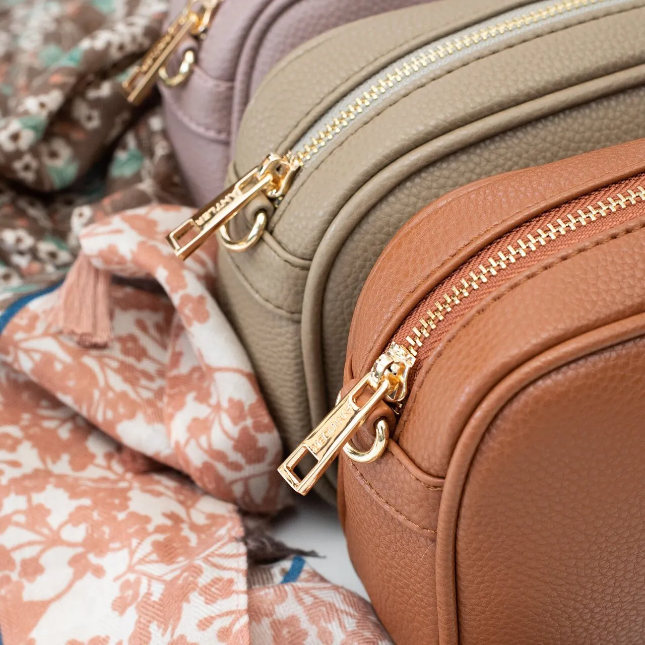 Aggie Bag - Biscotti