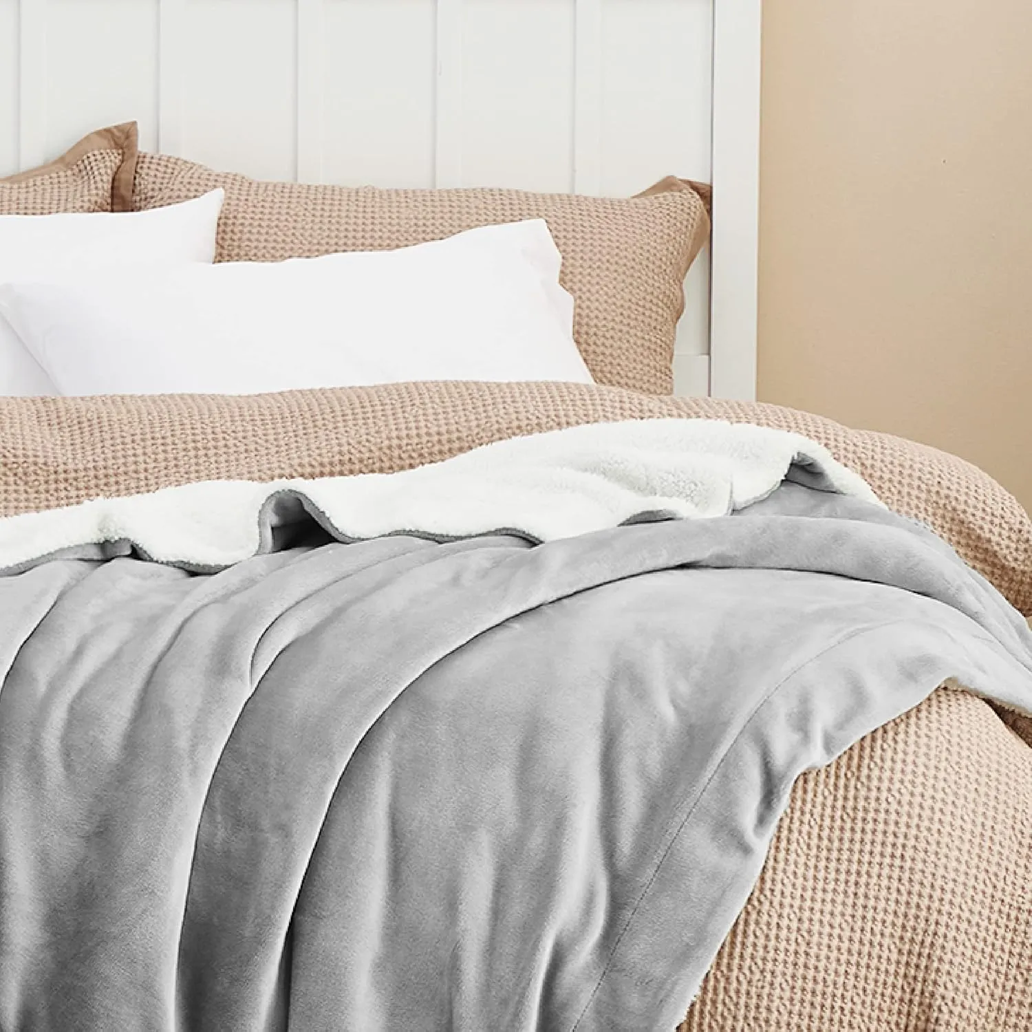 Bedsure Sherpa Fleece Throw Blanket for Couch - Thick and Warm, Soft Fuzzy Plush Throw Blanket for Winter, Light Grey, 50x60 Inches