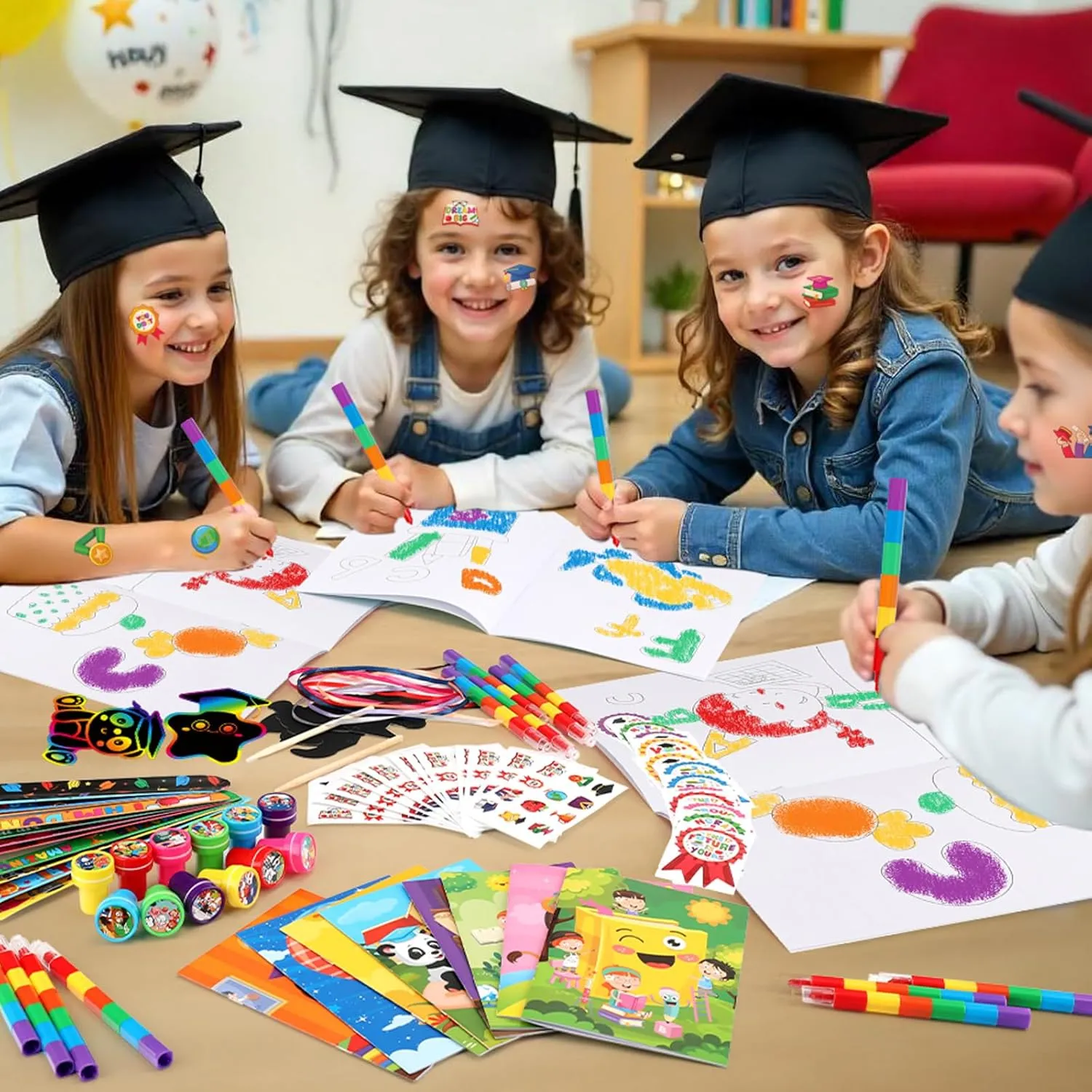 BenLouis 192 Pcs Graduation Party Favors for Kids Preschool Kindergarten Classroom Gifts Prize Coloring Books Set Bulk for Students Congrats Grad Goodie Bags Stuffers（Graduation Hat）