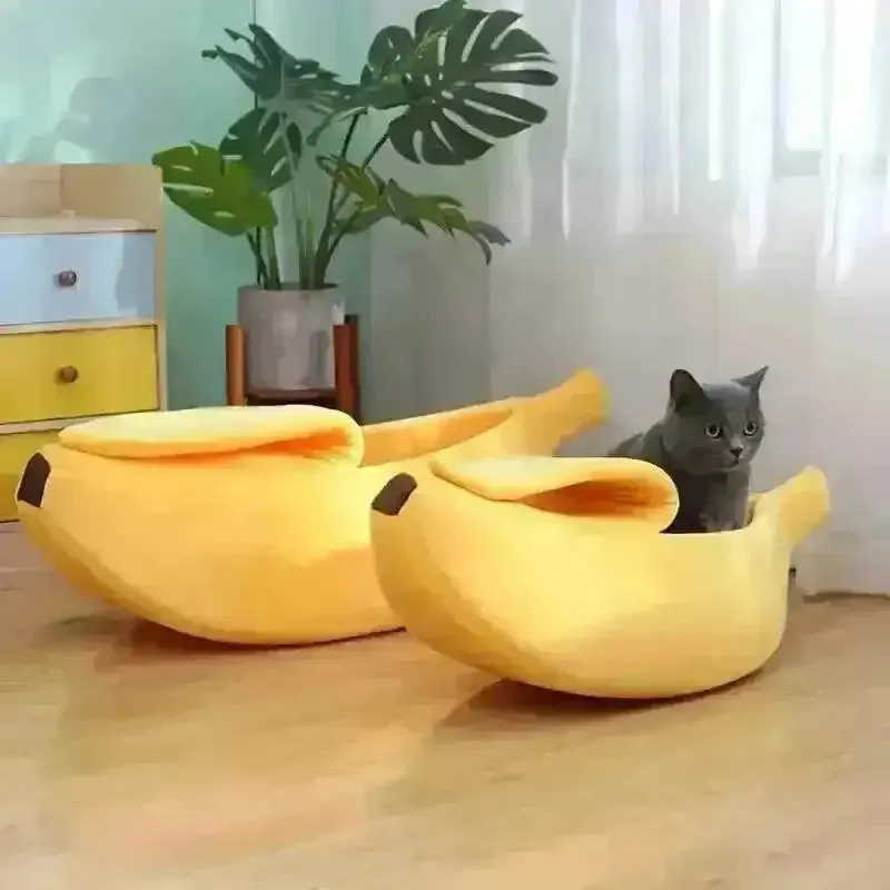 Cozy Banana-Shaped Winter Pet Bed