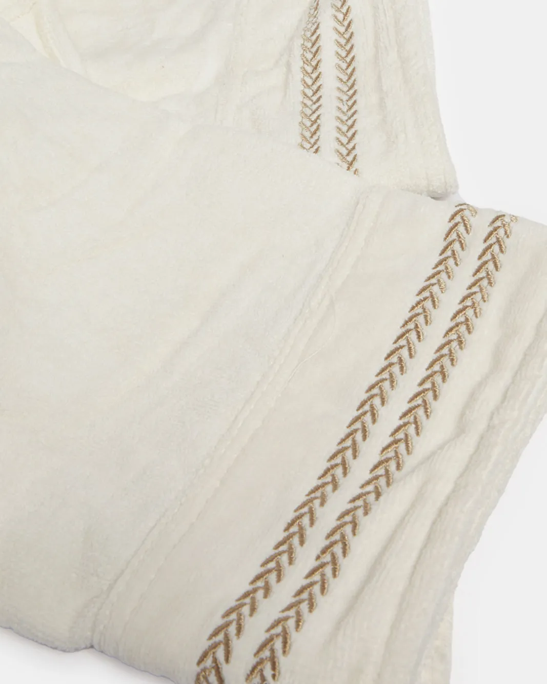 Cream Embroidery Shawl Bathrobe (Large)