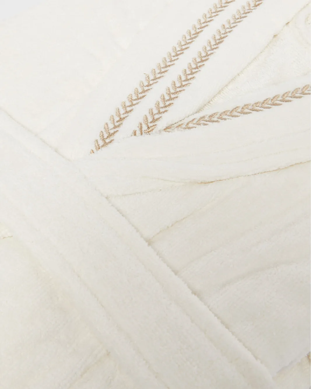 Cream Embroidery Shawl Bathrobe (Large)