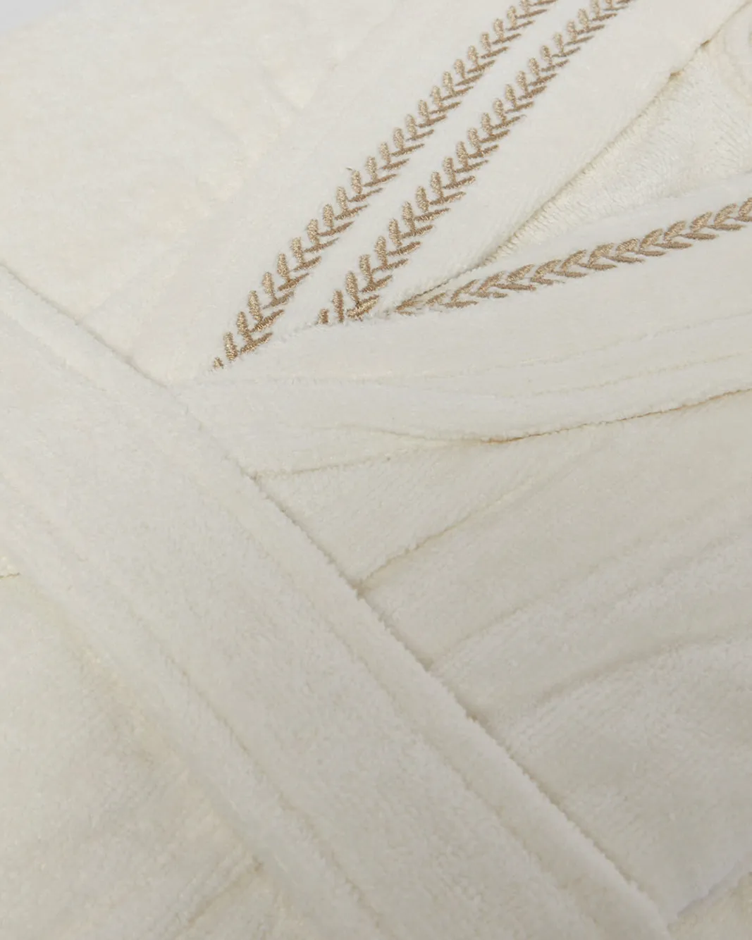 Cream Embroidery Shawl Bathrobe (Medium)