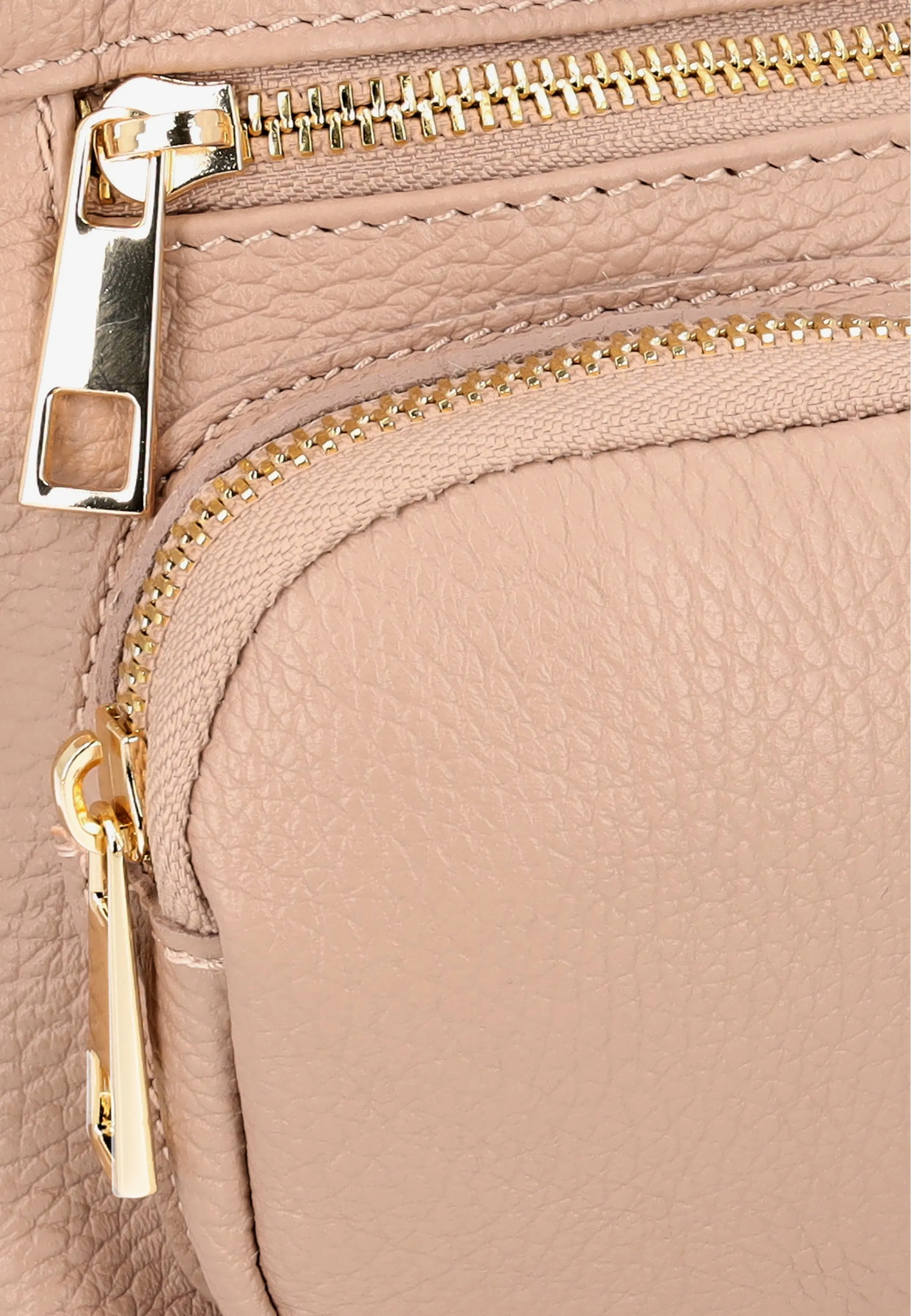 faina Women's Shoulder Bag 