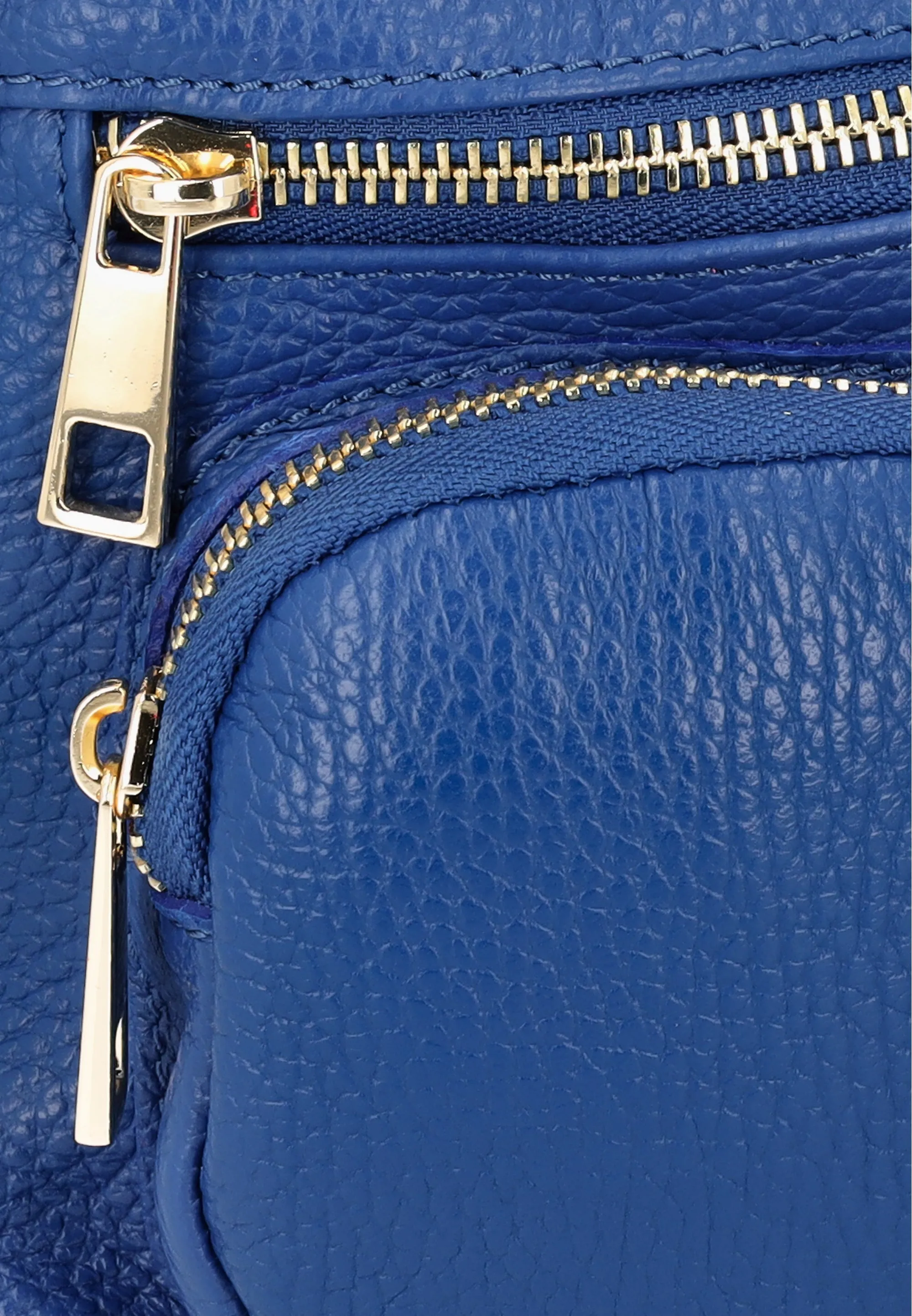 faina Women's Shoulder Bag 