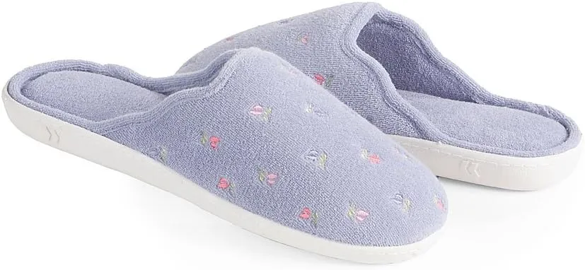 isotoner Women's Terry Embroidered Scalloped Clog, White, 6.5-7 M US