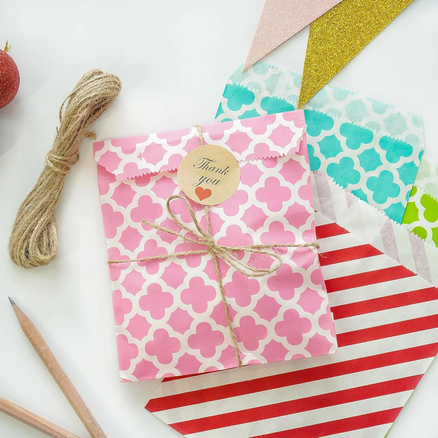 KEYYOOMY 100 Pcs Yellow Candy Buffet Bags Small Cookie Bags Polka Dot Paper Treat Bags for Wedding Birthday Party (5 inch x 7 inch)