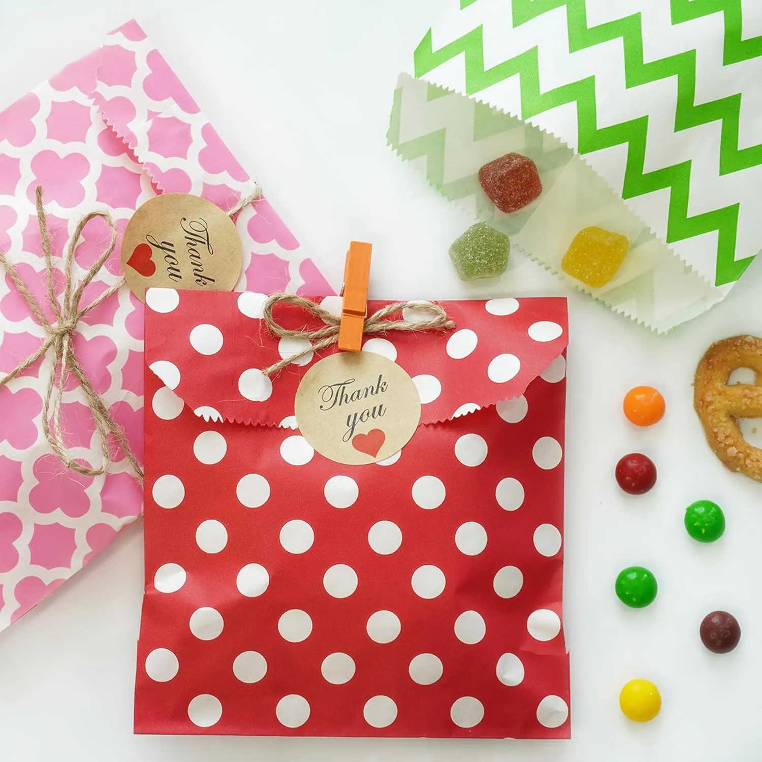 KEYYOOMY 100 Pcs Yellow Candy Buffet Bags Small Cookie Bags Polka Dot Paper Treat Bags for Wedding Birthday Party (5 inch x 7 inch)