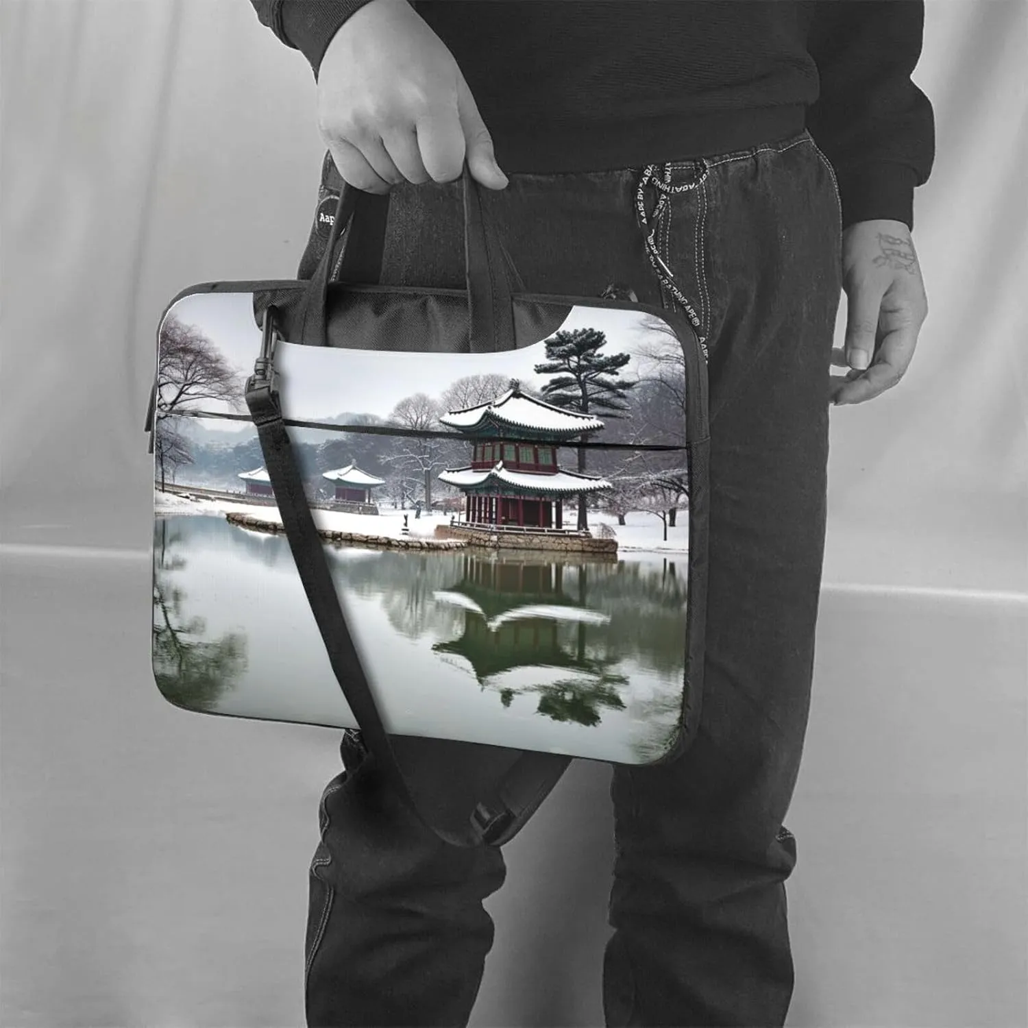 Laptop Sleeve Bag Shockproof Notebook Case Korea Winter Lake Computer Carrying Case with Shoulder Strap 15.6 inch