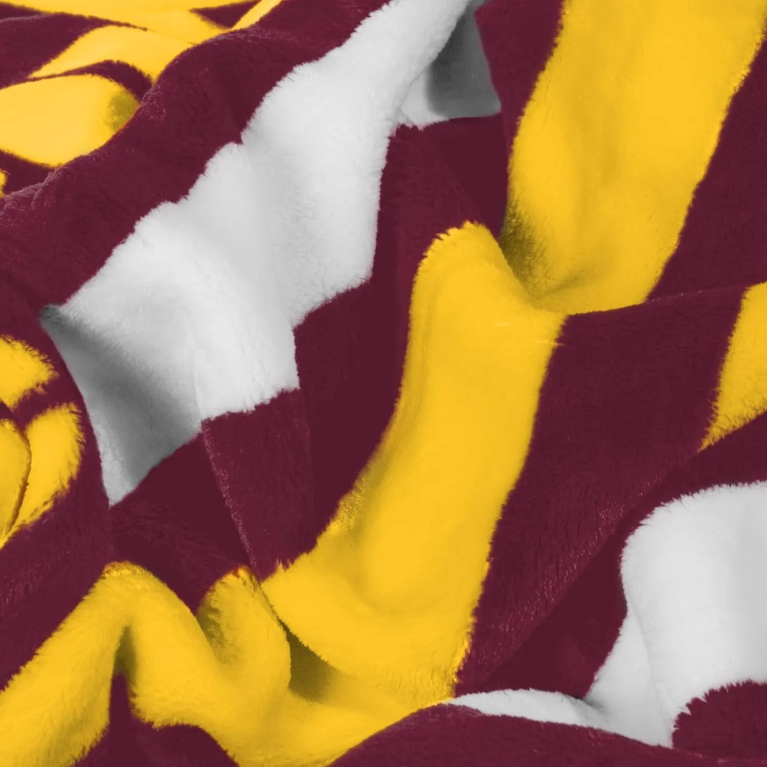 Logo Brands NCAA Raschel Throw Blanket – 50 x 60 Soft Fleece Blanket, Officially Licensed Collegiate Design, Cozy Throw for Tailgating, Game Day, & Home Décor