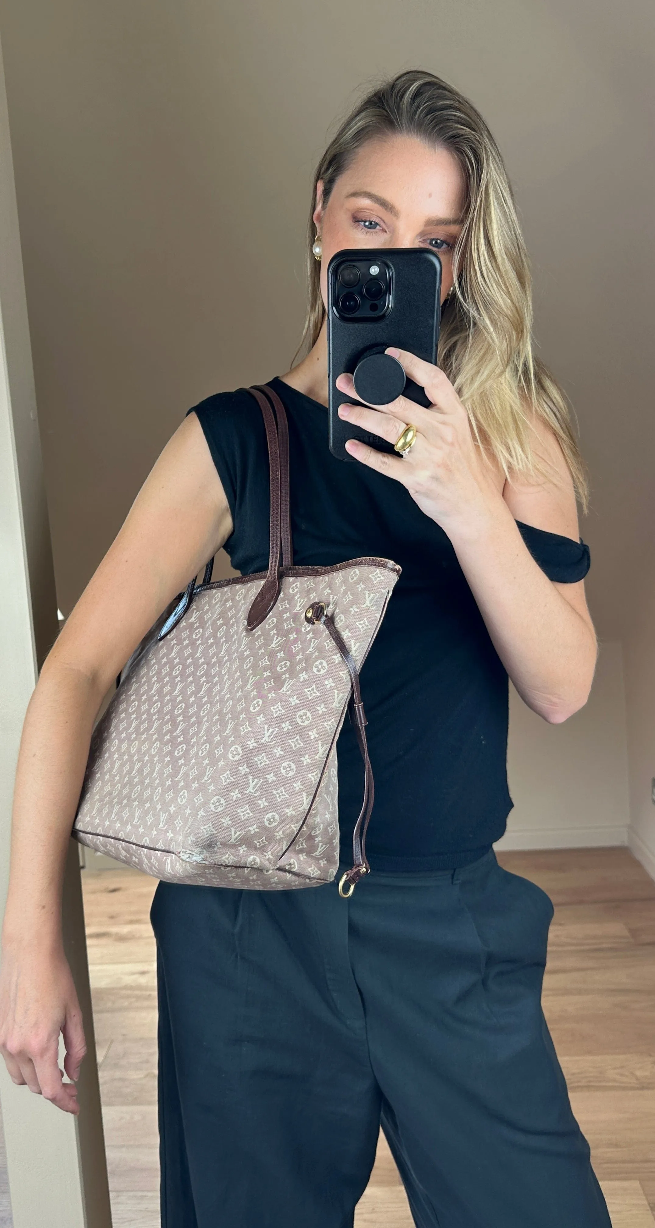 Louis Vuitton Neverfull MM in Burgundy Monogram Canvas