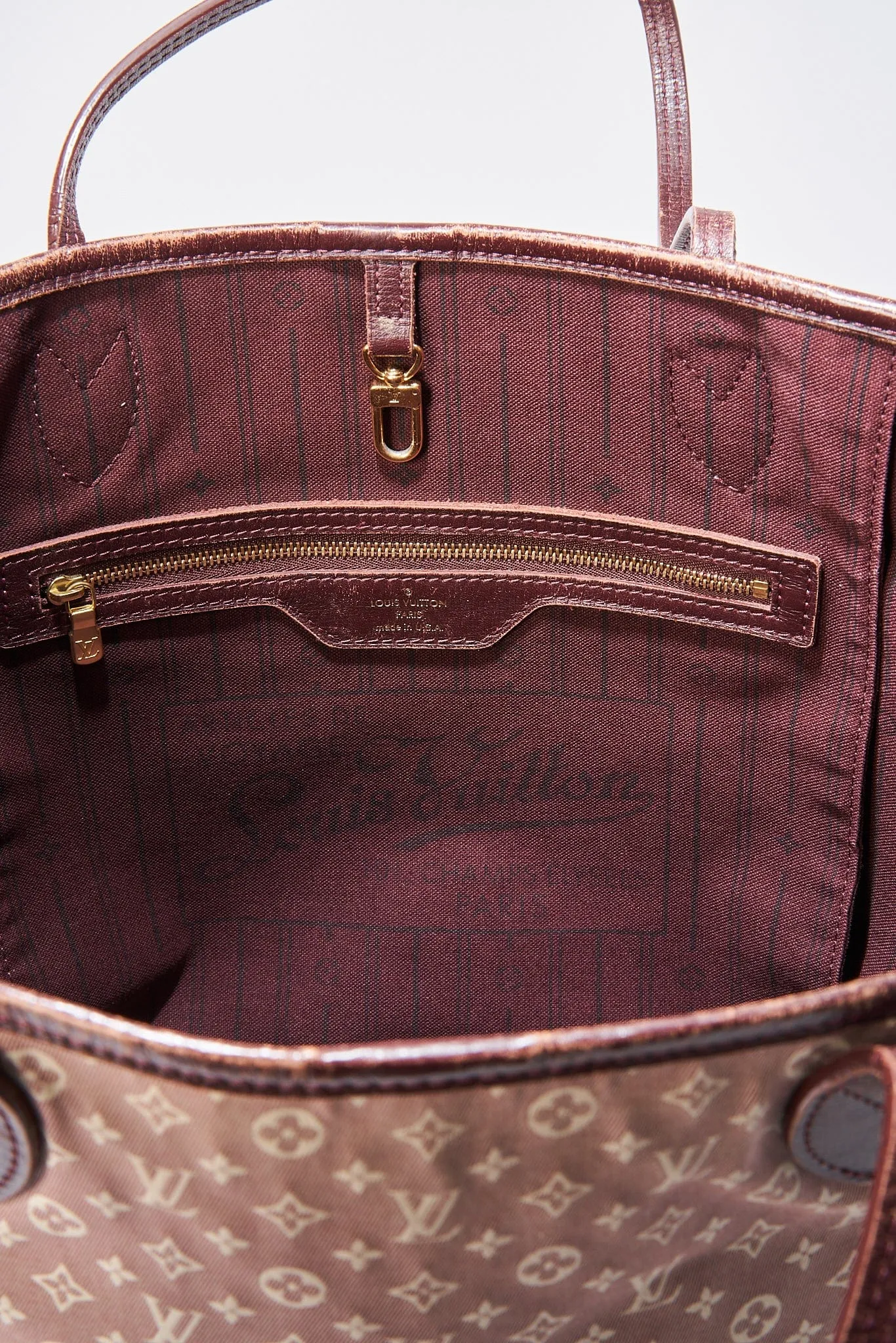 Louis Vuitton Neverfull MM in Burgundy Monogram Canvas