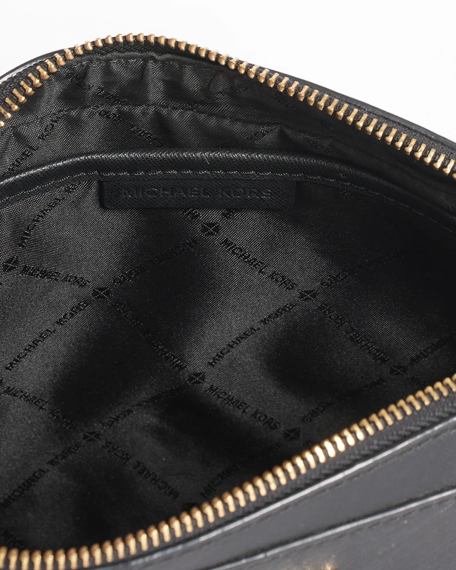 Michael Kors Solid Jet Set Crossbody in Black