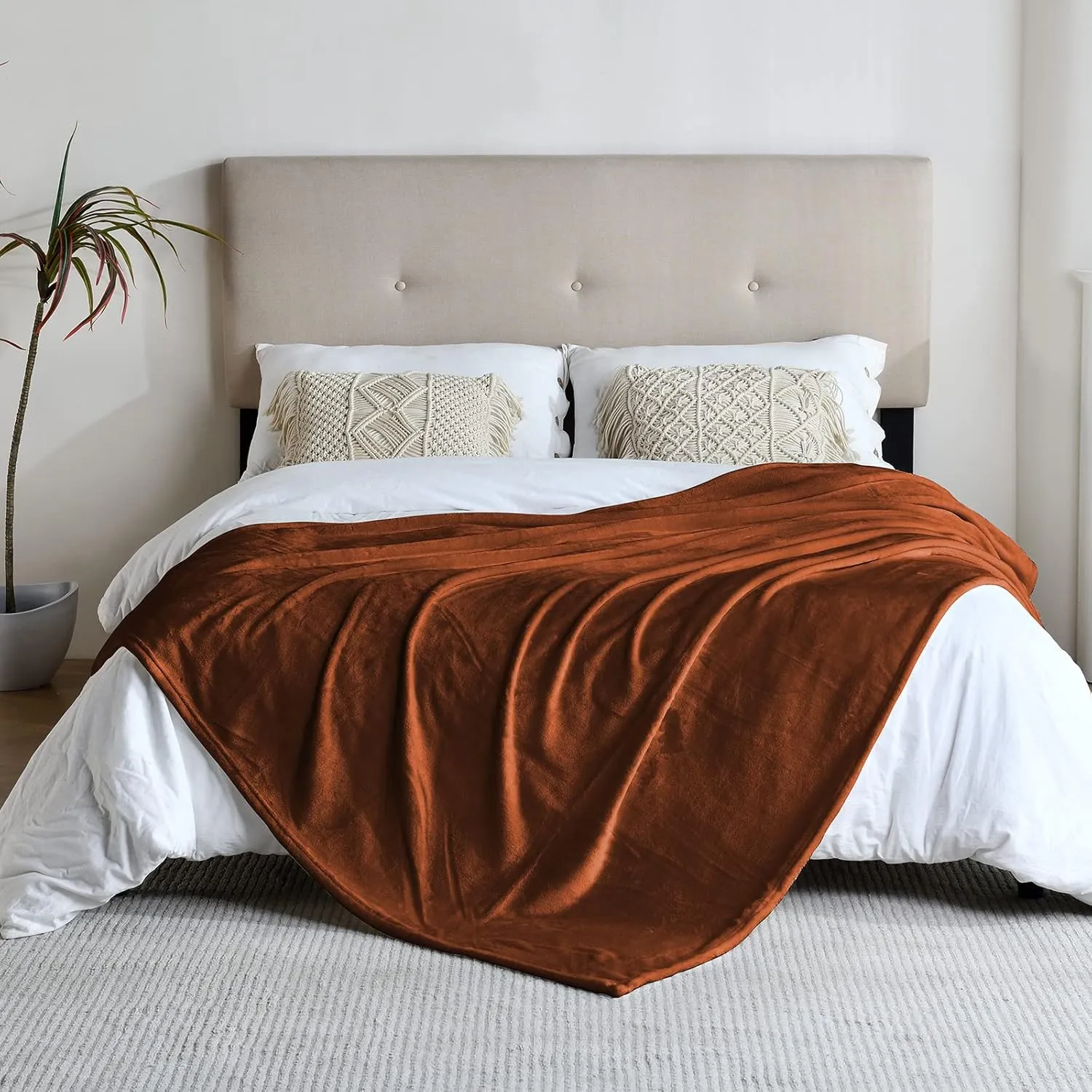 SOCHOW Flannel Fleece Blanket Queen Size, All Season Lightweight Super Soft Cozy Blanket for Bed or Couch, Caramel(90inch X90'')