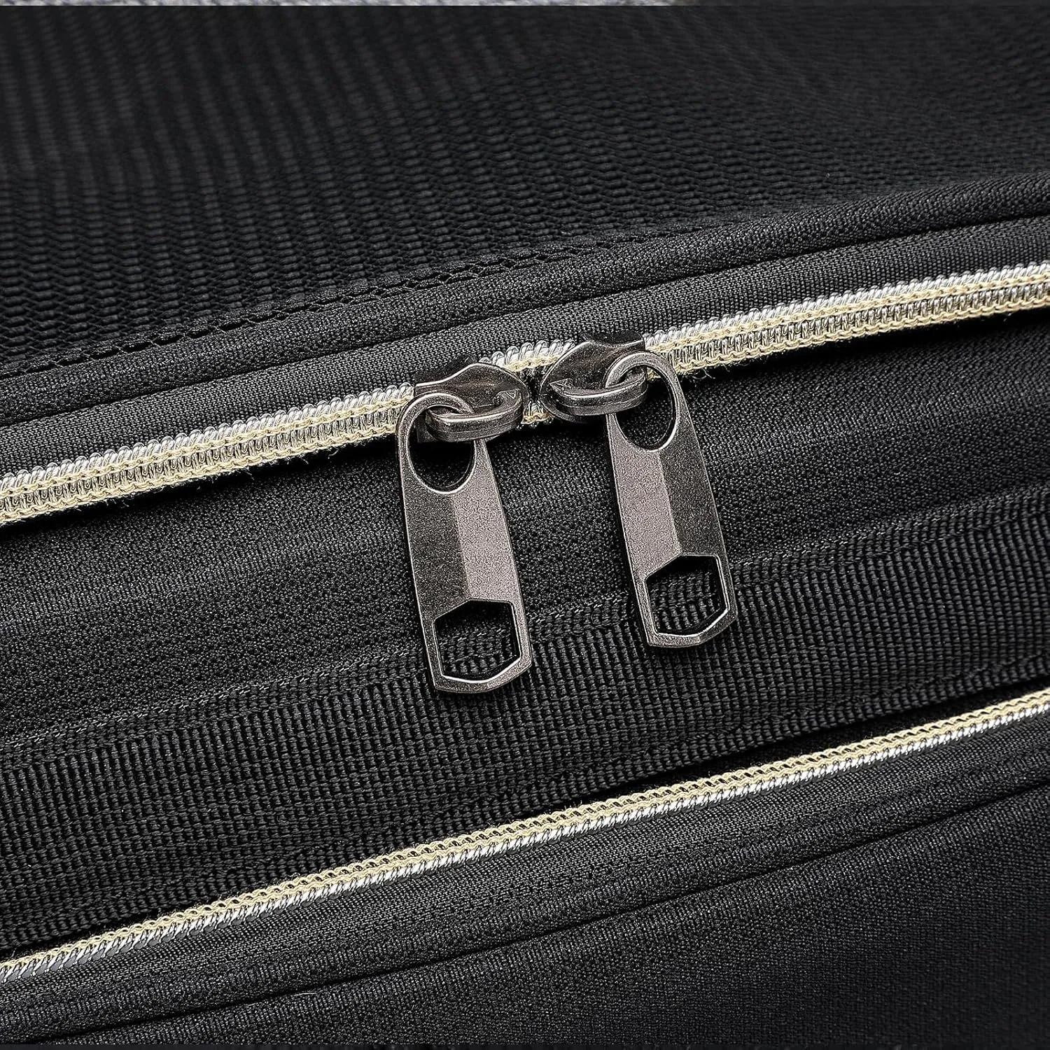 Soft-Sided Cat Carrier Airline Approved - Pet Travel Carrier for Medium Cat Small Puppy Under 11 Lbs, Sturdy Transport Cat Dog Carrier 1 Side Expandable Fabric Pet Home(Black)