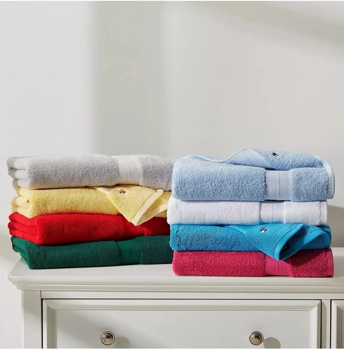 Tommy Hilfiger Modern American Solid Bath Towel, 30 X 54 Inches, 100% Cotton 574 GSM (Steel Grey)