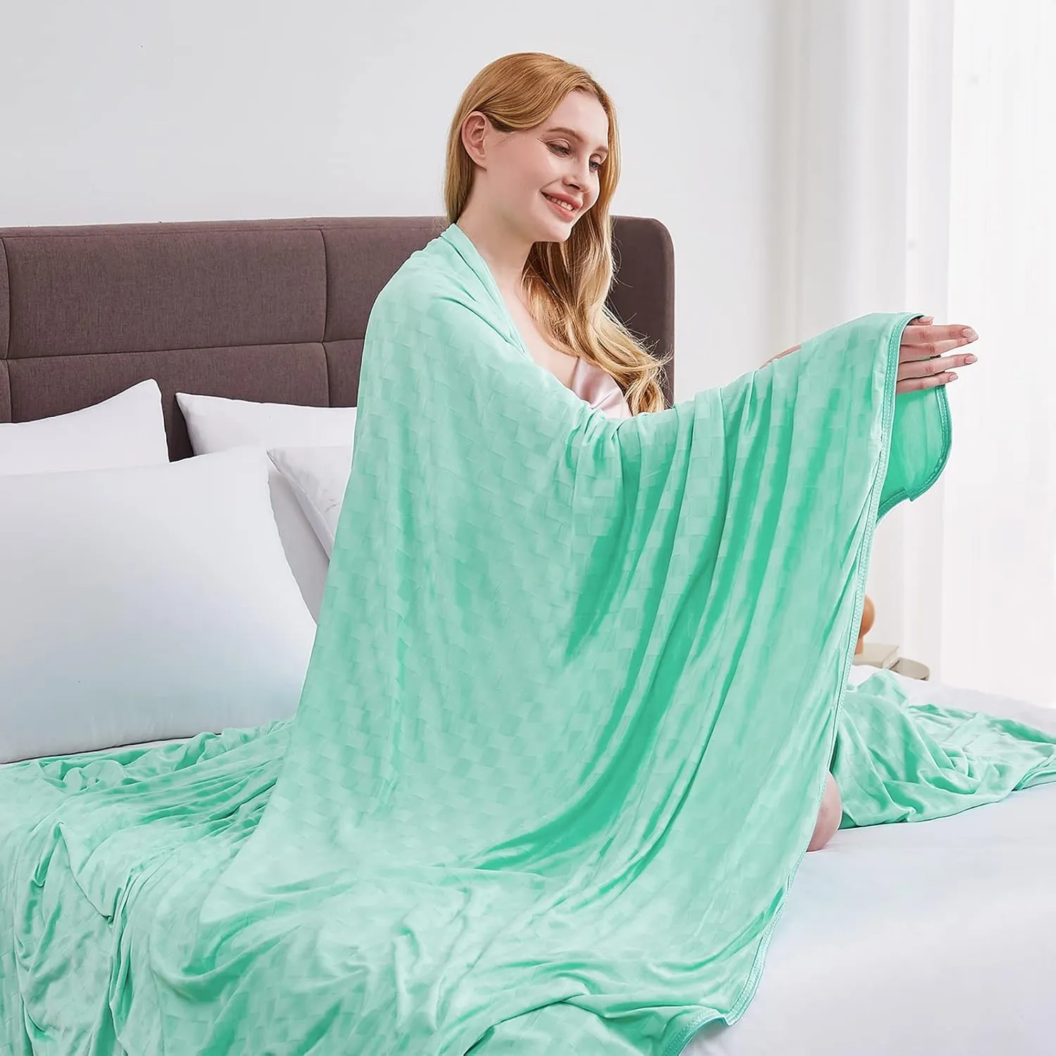Topcee Cooling Blanket, Summer Cooling Blankets for Hot Sleepers, Arc-Chill Q-Max>0.5 Cool Fiber, Oeko-TEX 100% Certified, Soft, Breathable, Double-Side Bed Throw,Keep Cool for Adults Kids 50"x70"