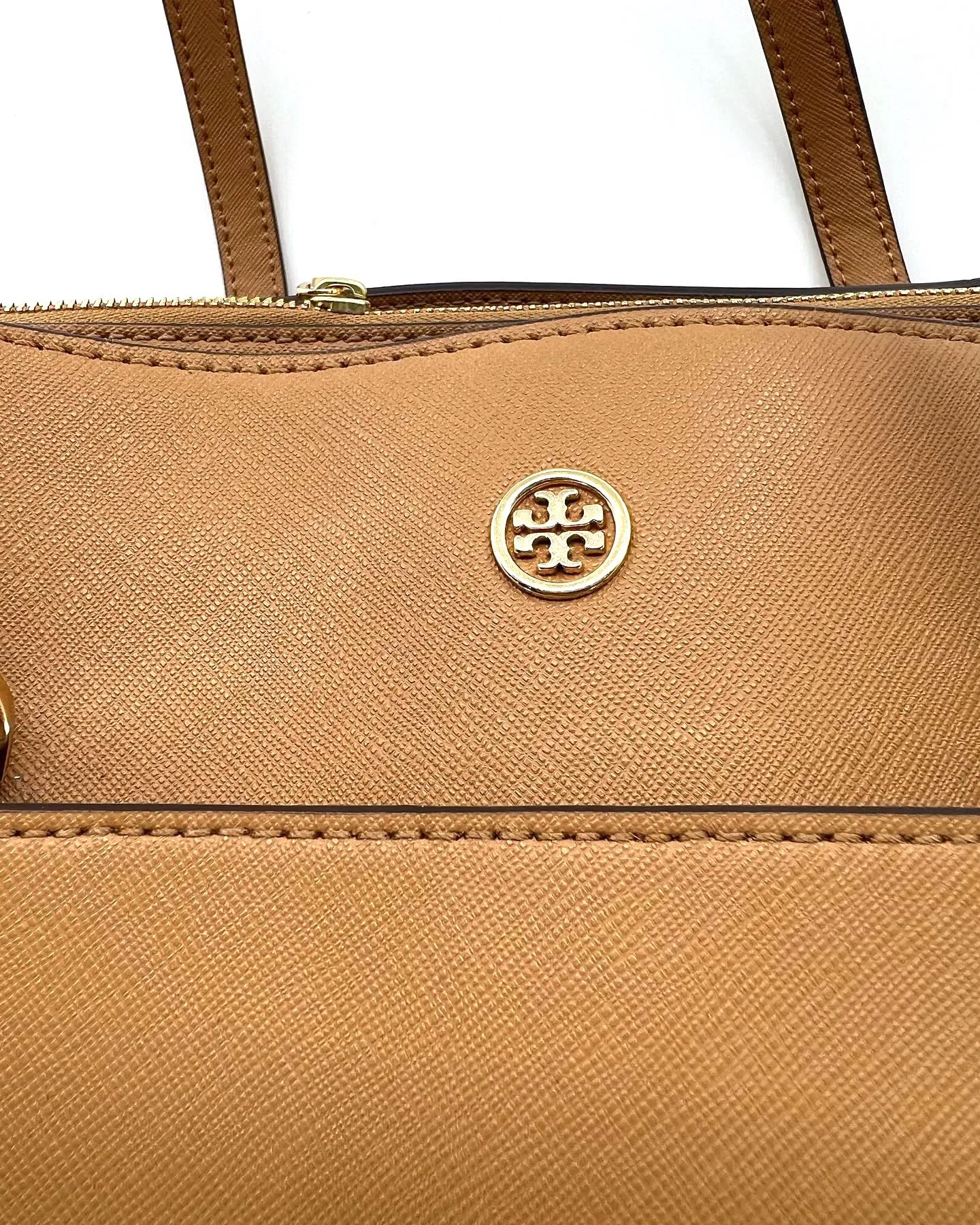 TORY BURCH ROBINSON CAMEL SAFFIANO LEATHER TOTE