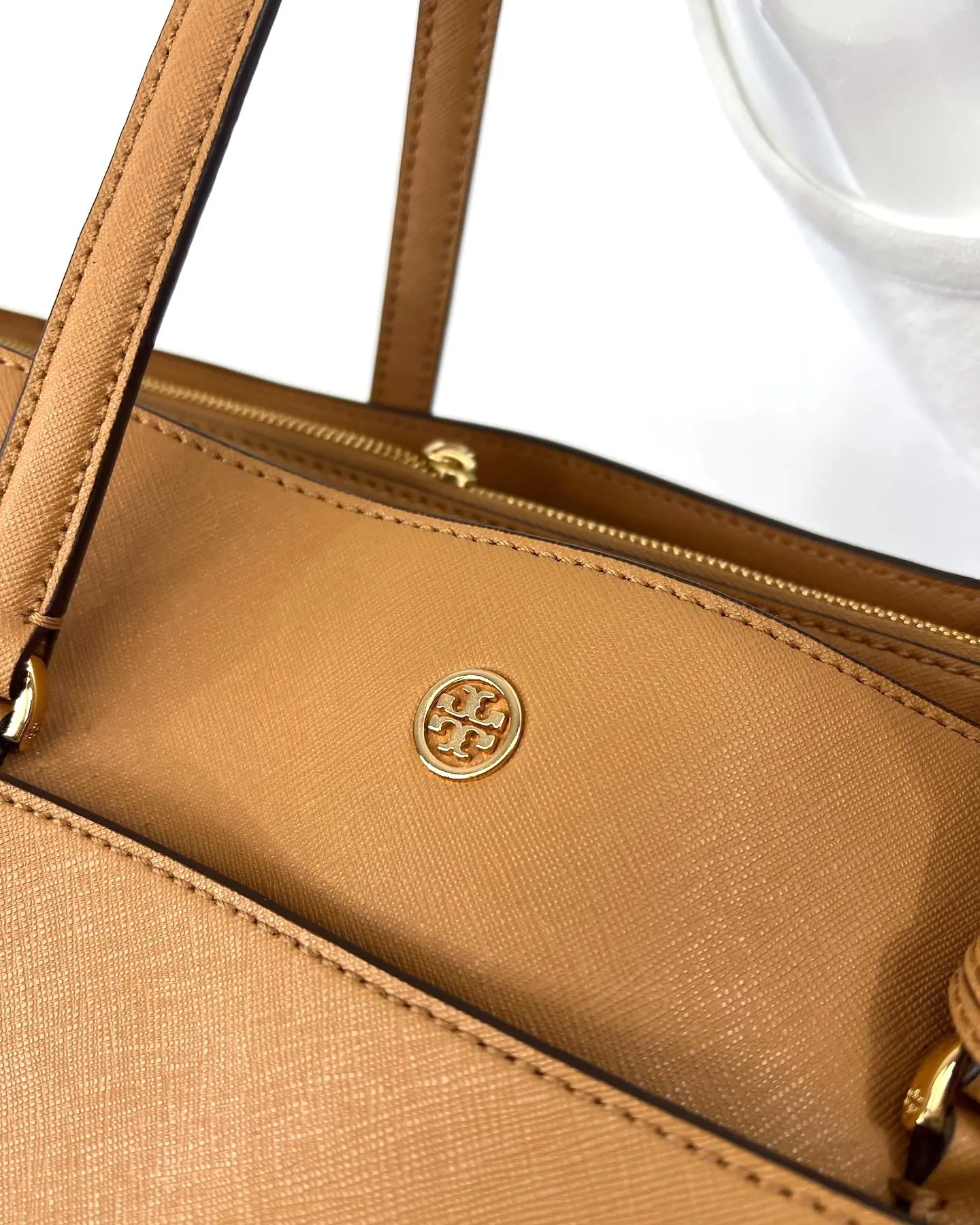 TORY BURCH ROBINSON CAMEL SAFFIANO LEATHER TOTE