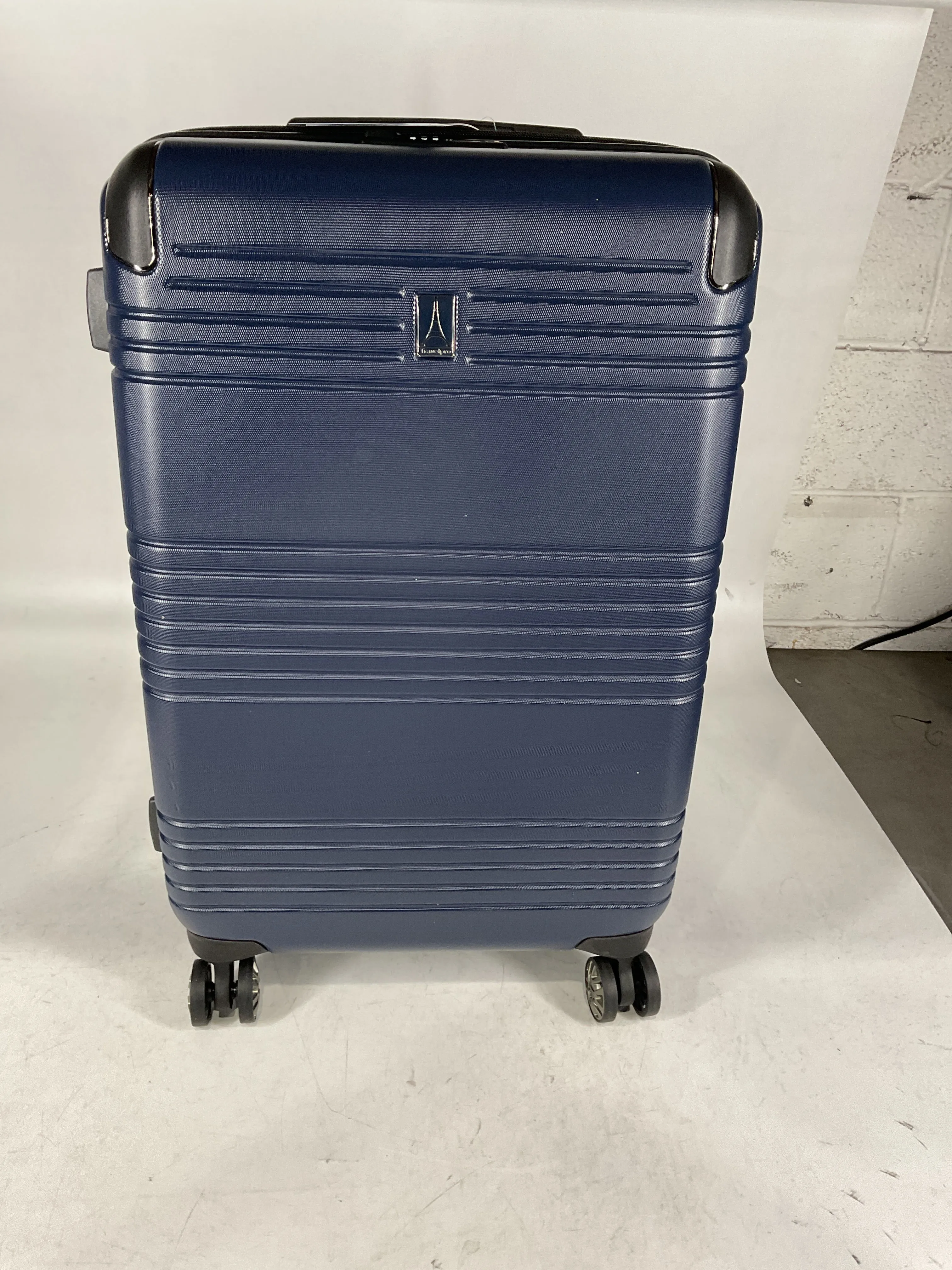 Travelpro Roundtrip Carry-on Expandable Spinner & Medium Check-in Expandable Spinner U1